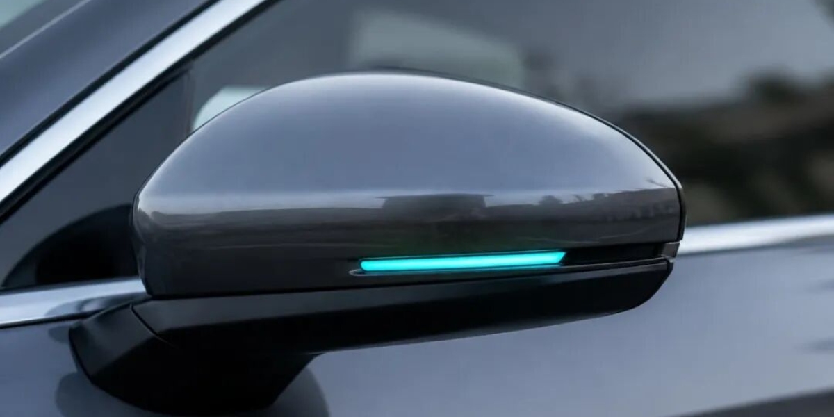 China Moves to Ban Blue Autonomous-Driving Lights as Smart-Car Technology Outruns the Rules