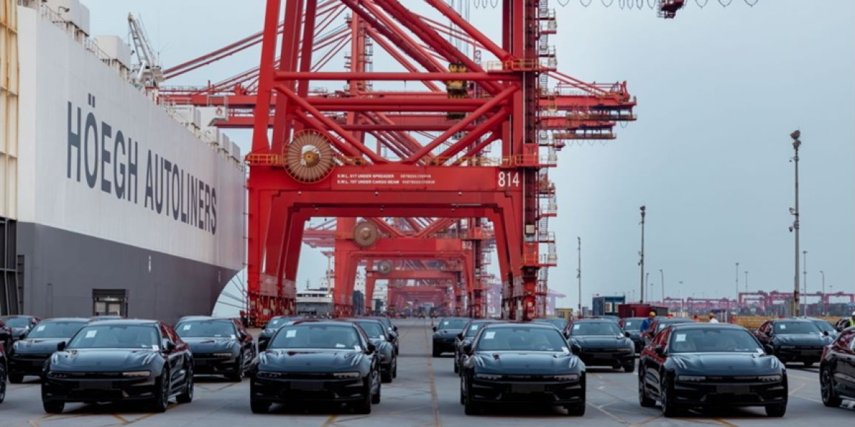 China’s Carmakers Face a Stark Choice as Overseas Sales Reshape the Market